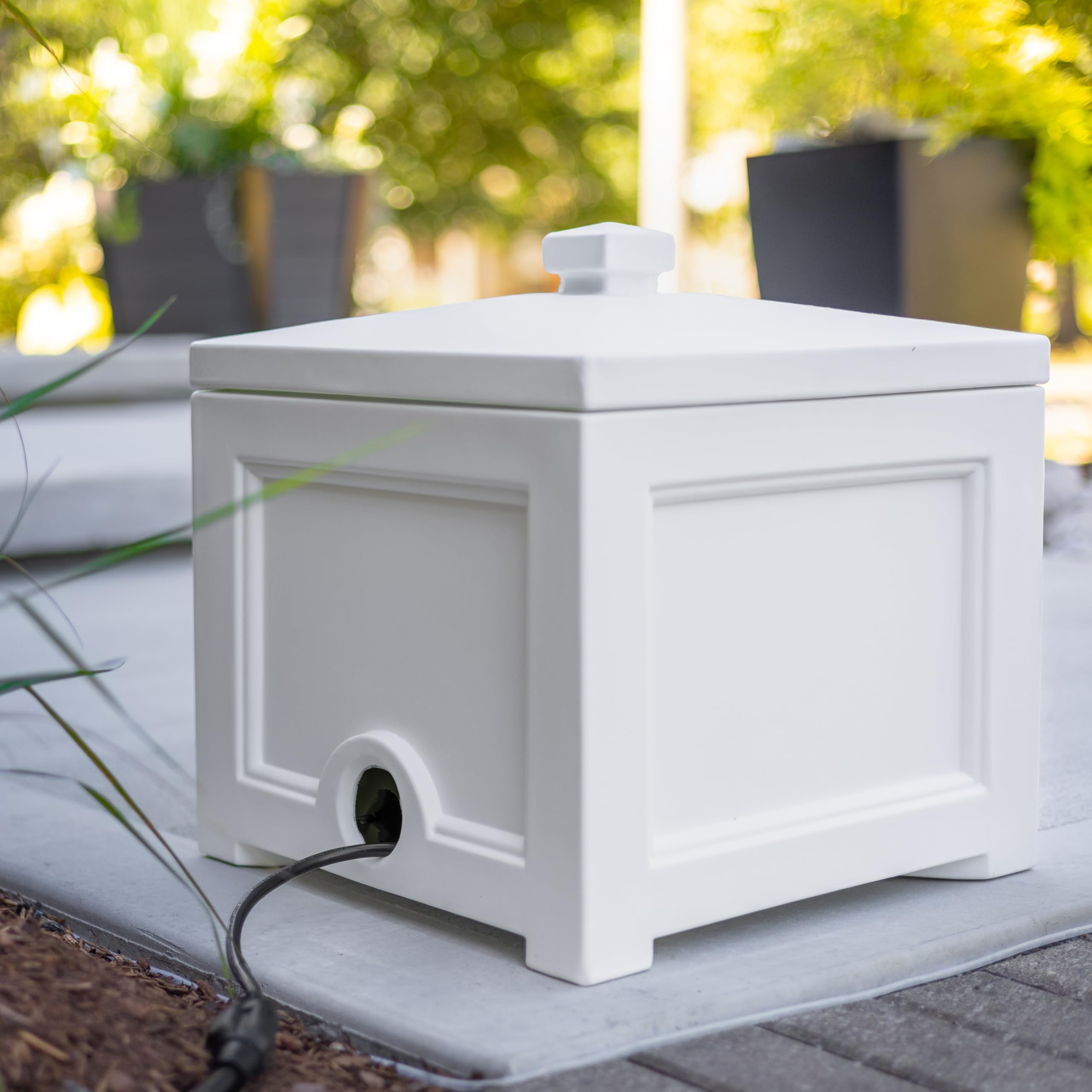 Mayne Inc 5858-W Fairfield Garden Hose White Storage Bin - Image 7